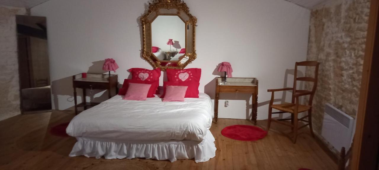 Les Demeures De La Laigne Bed & Breakfast Allas-Bocage Ngoại thất bức ảnh