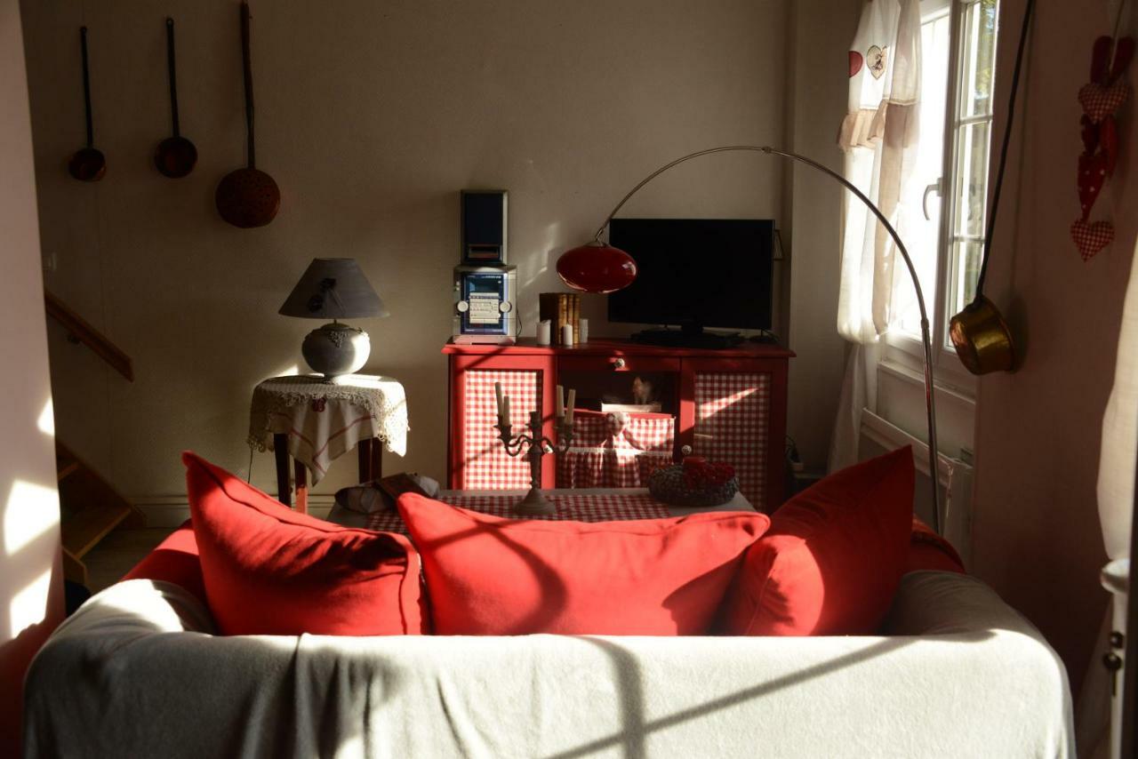 Les Demeures De La Laigne Bed & Breakfast Allas-Bocage Ngoại thất bức ảnh